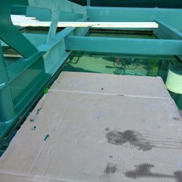 Akcja Renowacja - Malowanie konstrukcji metalowej nad wejściem galeri Zielonej