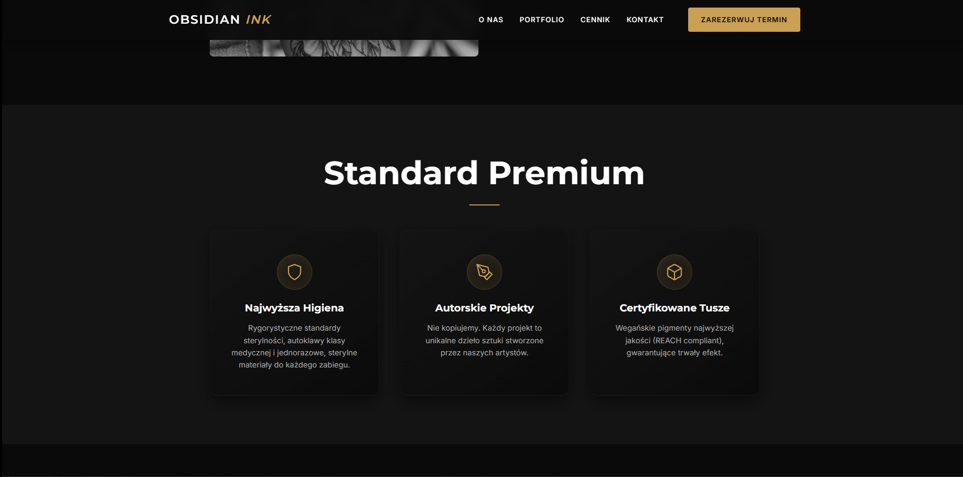 Strona internetowa studia tatuażu Obsidian Ink z sekcjami: Najwyższa Higiena, Autorskie Projekty, Certyfikowane Tusze. Minimalistyczny design w ciemnej tonacji.