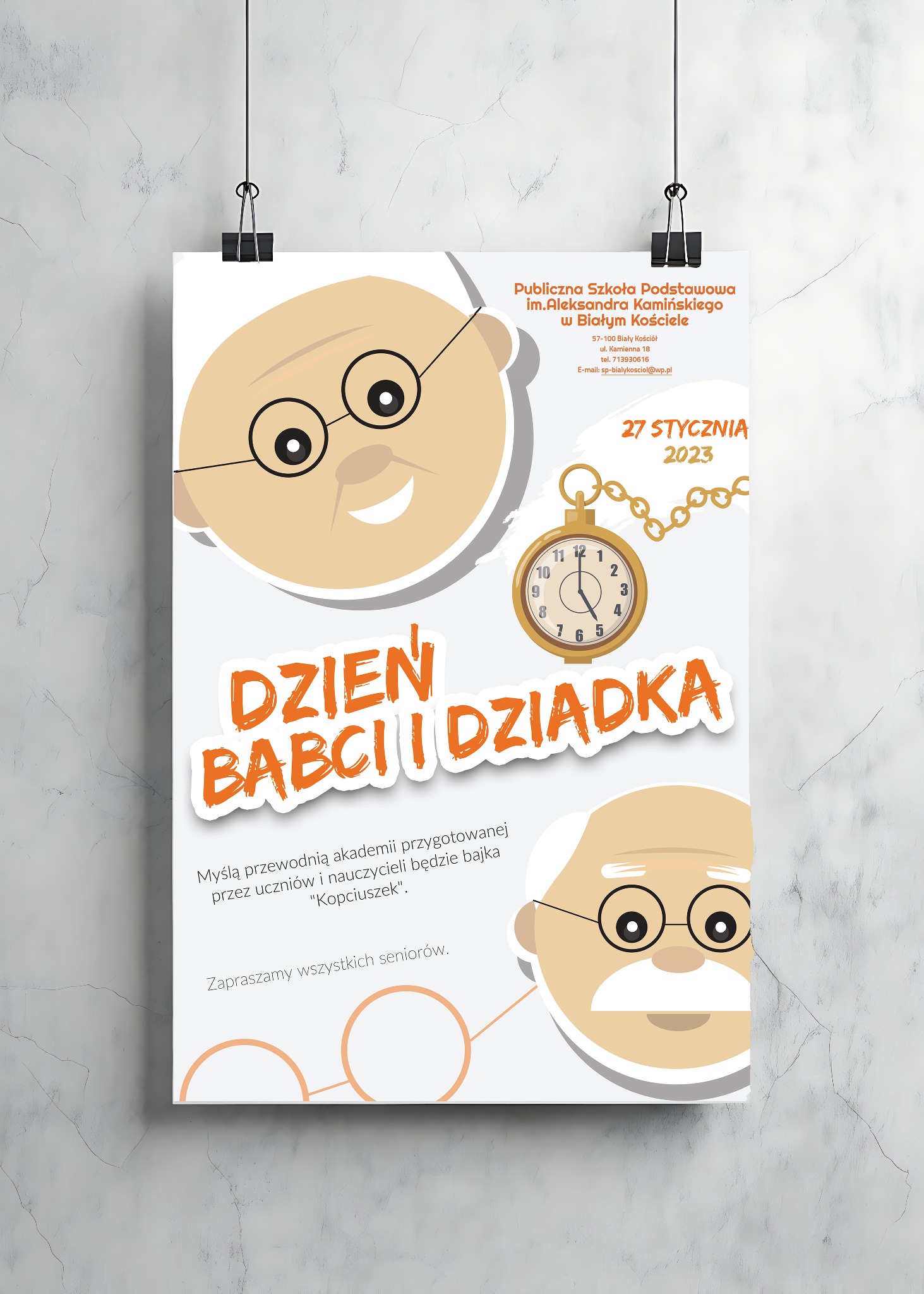 Plakat informujący o Dniu Babci i Dziadka w Publicznej Szkole Podstawowej w Białym Kościele, z grafiką zegara i stylizowanymi portretami seniorów.