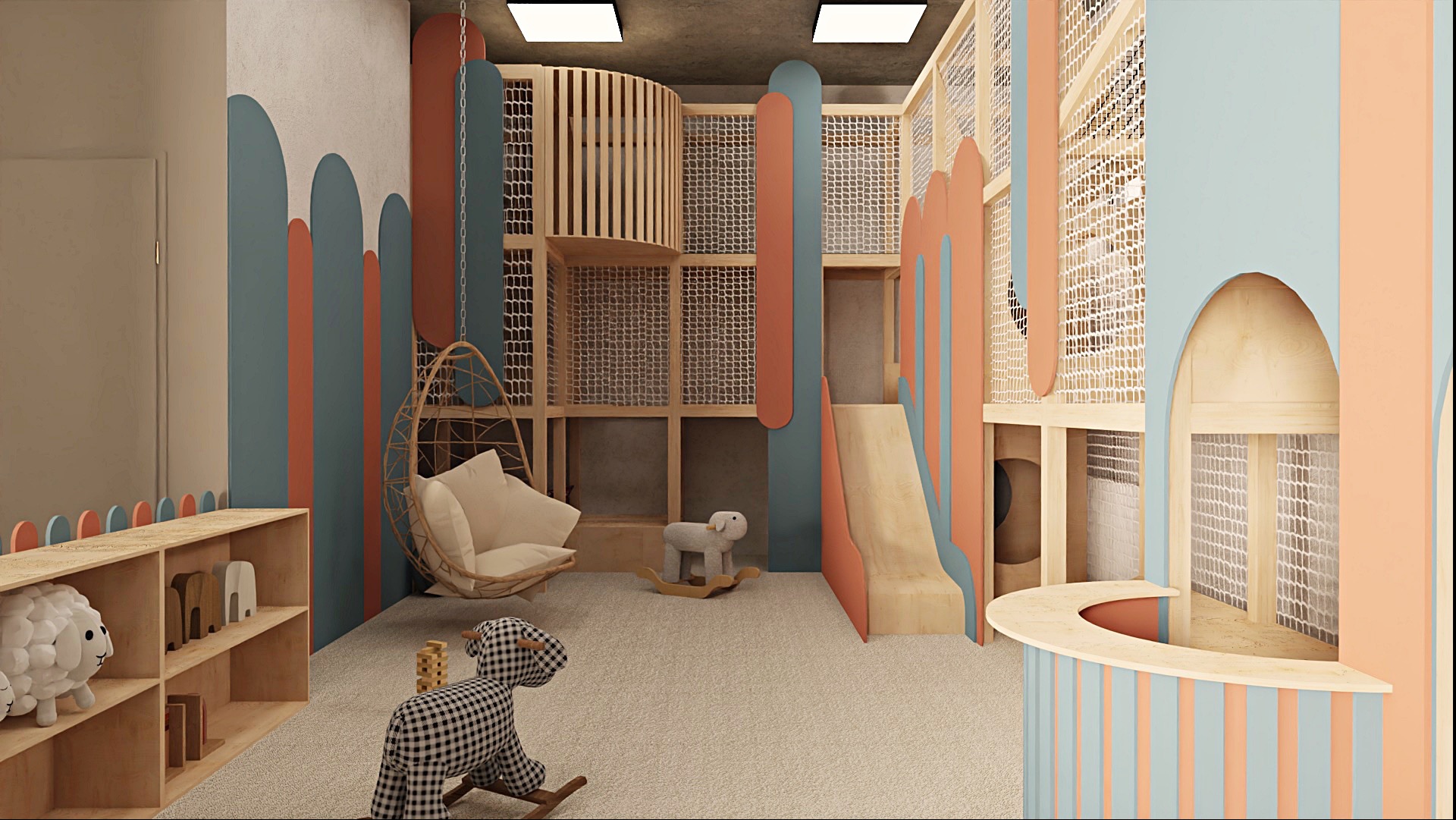 Wnętrze pokoju zabaw dla dzieci z drewnianą konstrukcją do wspinaczki, zjeżdżalnią, huśtawką-kokon i regałem z zabawkami w pastelowych kolorach.