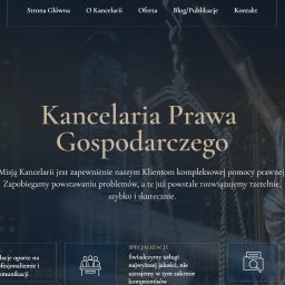 Decode IT - Strona internetowa Kancelarii Prawa Gospodarczego z ciemnym tłem drapaczy chmur i posągiem Temidy. Widoczne menu, misja kancelarii i sekcje relacji, specjalizacji, publikacji.