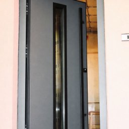 Globi Okna Małgorzata Juszczak - Montaż drzwi wejściowych