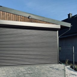 Globi Okna Małgorzata Juszczak - Montaż bramy rolowanej