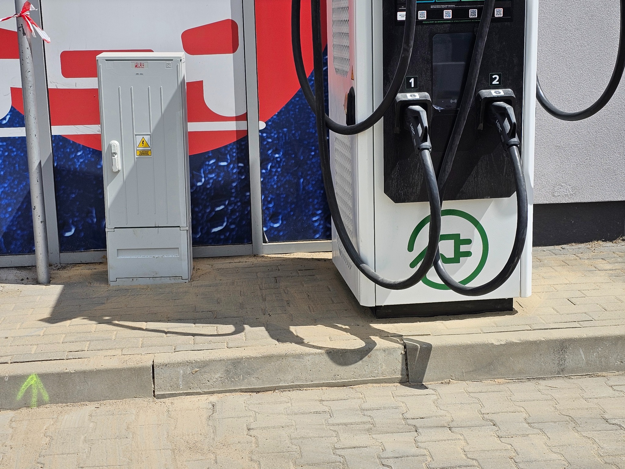 Montaż ładowarki samochodwej