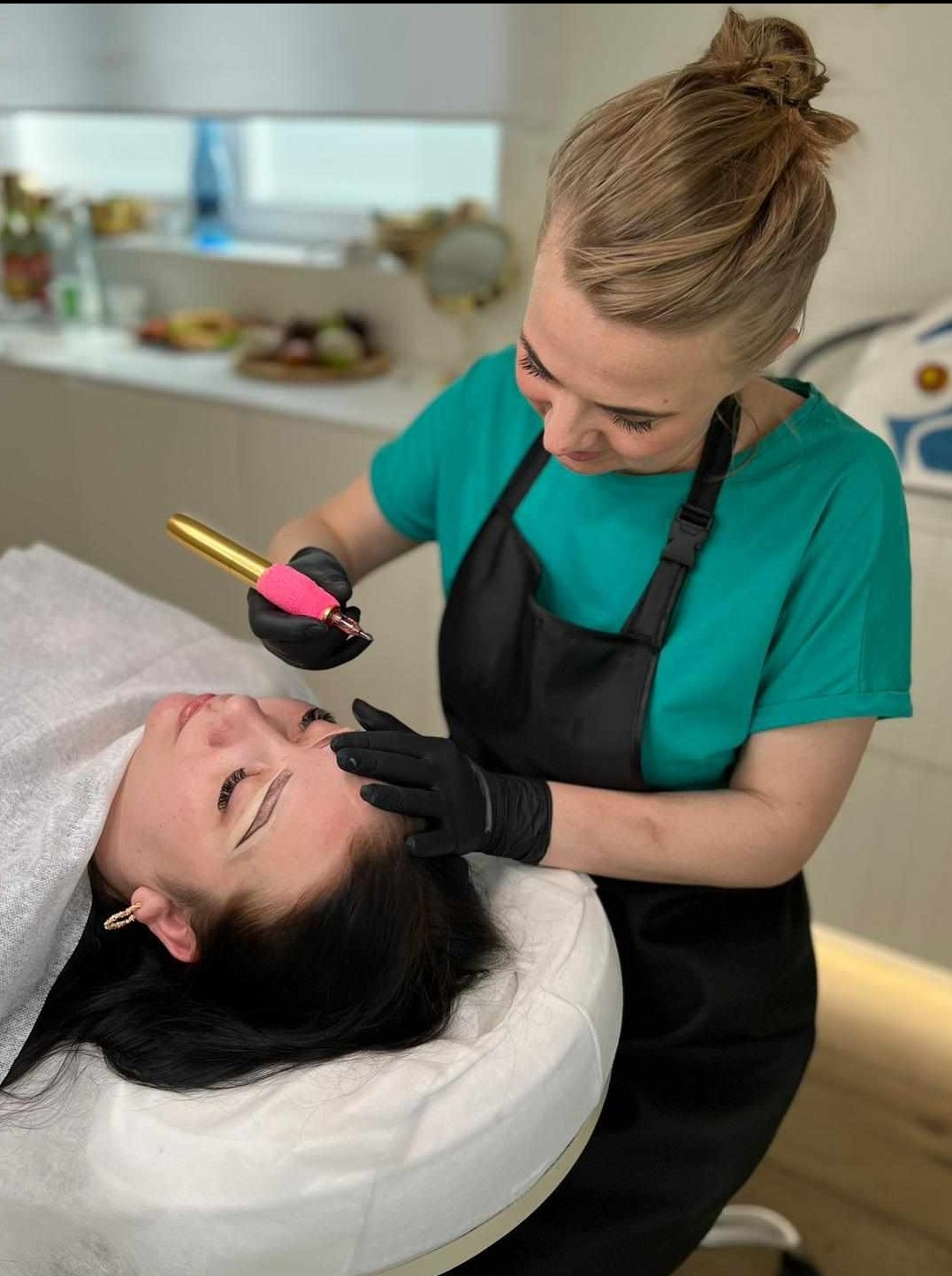 Makijaż permanentny brwi