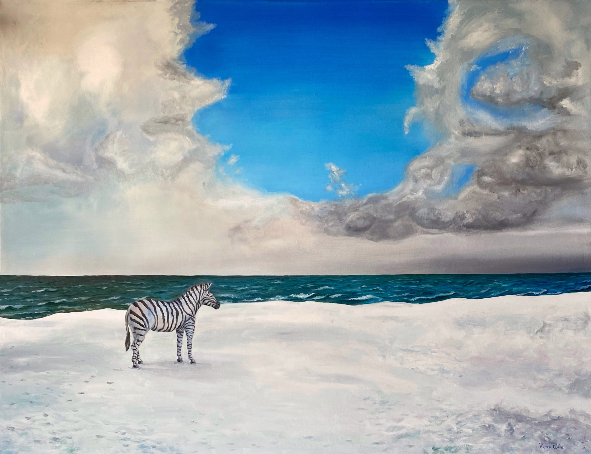 Obraz olejny: Zebra na plaży pod błękitnym niebem z chmurami. Widoczne ślady zebry na piasku. Sygnowany w prawym dolnym rogu.