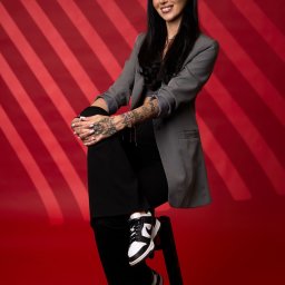 Luźniejsza kobieca sesja w studiu? Czemu nie, zapraszam do mnie!