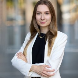 Pięknie podkreślona osoba na zdjęciu z 