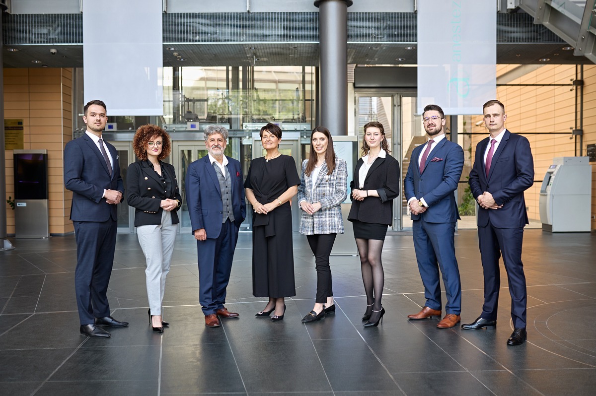 Zdjęcia grupowe? Żaden problem. Wybierzemy miejsce, termin i wykonamy piękne zdjęcie Twojego zespołu.