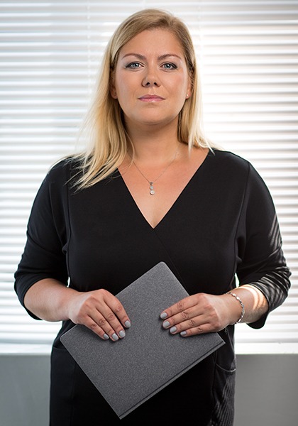 Profesjonalny portret kobiety biznesu. Ty też możesz mieć piękne zdjęcie u mnie.