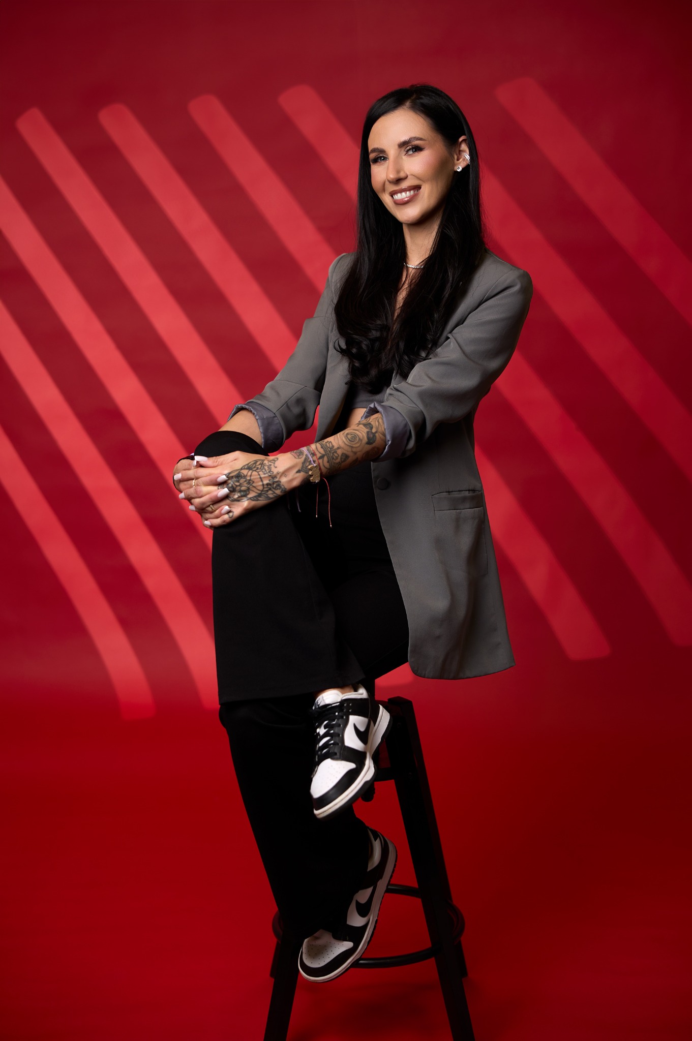 Luźniejsza kobieca sesja w studiu? Czemu nie, zapraszam do mnie!