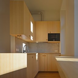 Witold Szostak - Szostak Atelier - Kuchnia z bambusa do kawalerki 24m2