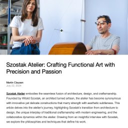 Witold Szostak - Szostak Atelier - Portret dwojga artystów w pracowni Szostak Atelier. Kobieta i mężczyzna, w tle regał z narzędziami i parawan. Prezentacja rzemiosła i projektowania.