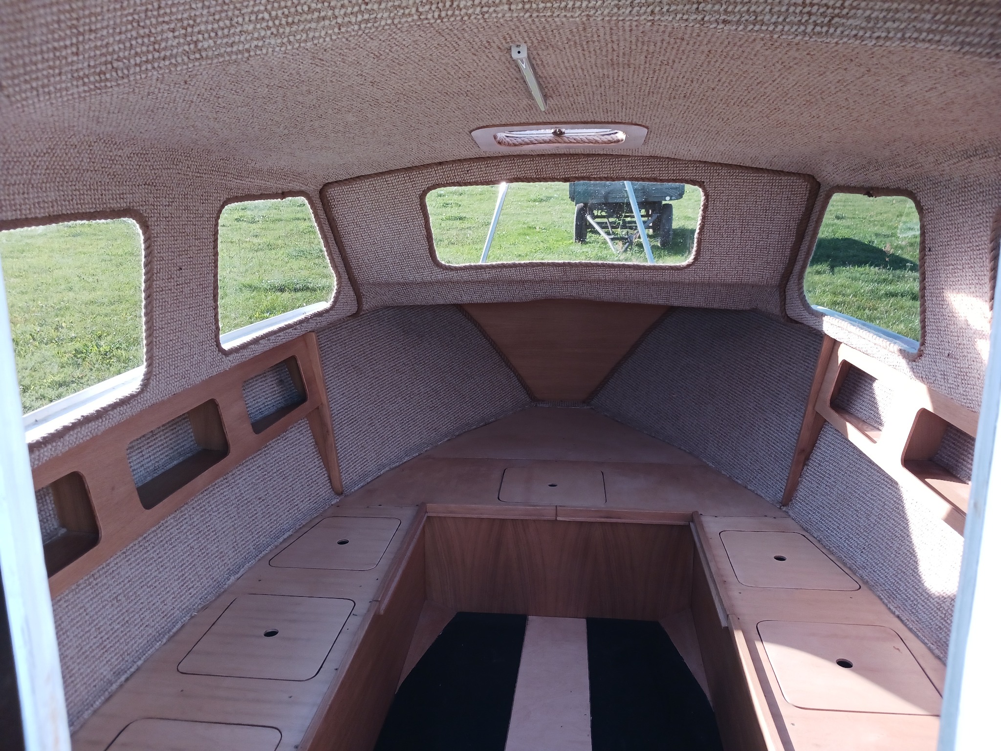 Zabudowacalkowita jachtu używanego. Na gotowo.