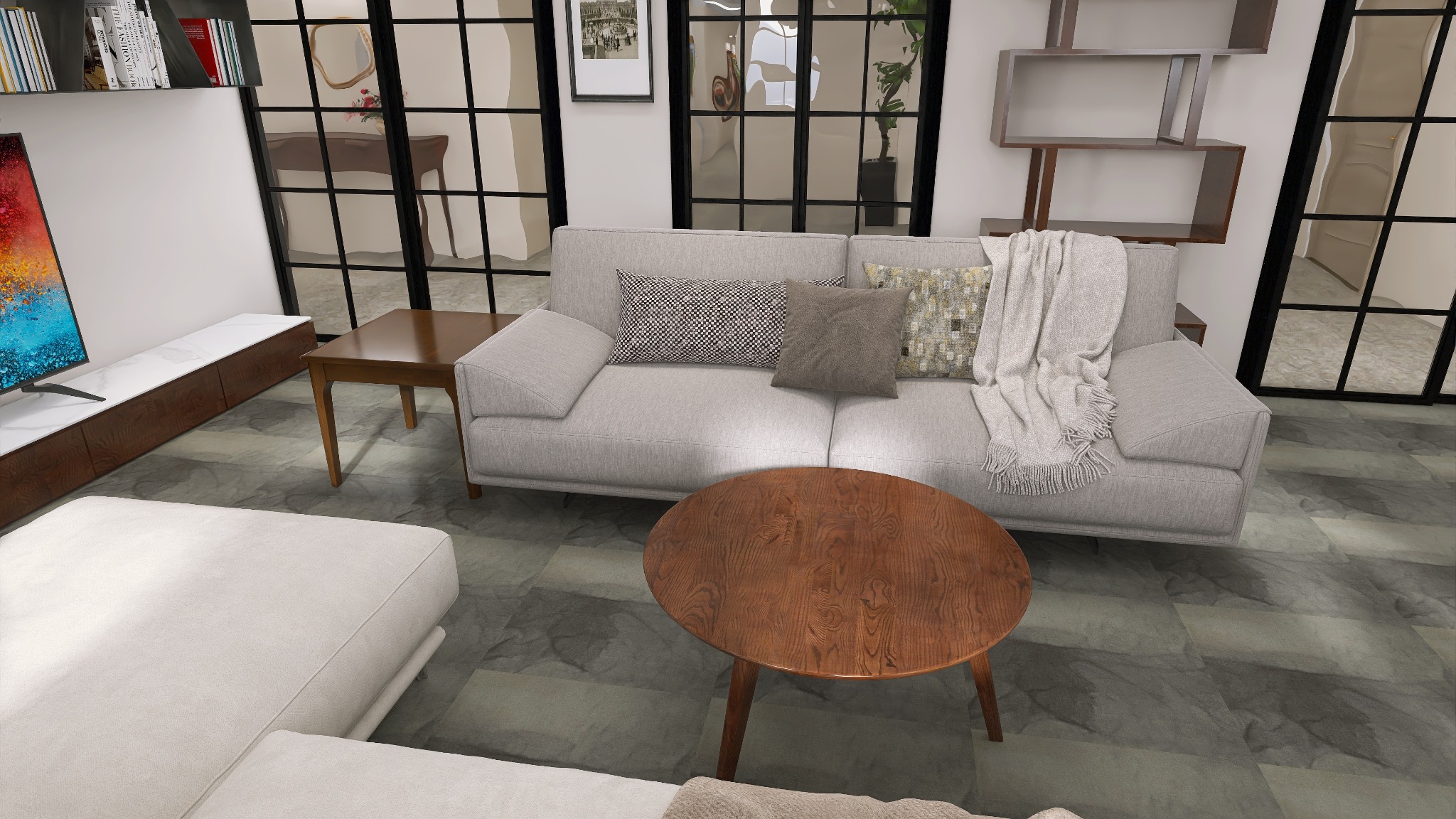 Jasny salon z szarą sofą, drewnianym stolikiem kawowym i regałem. Duże okna z czarnymi szprosami wpuszczają światło. Minimalistyczny design z akcentami drewna.