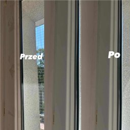 GoldPlat - Firma Sprzątająca - Zdjęcie okna balkonowego w układzie 'przed i po' czyszczeniu. Po lewej stronie widoczne zabrudzenia, po prawej okno czyste.
