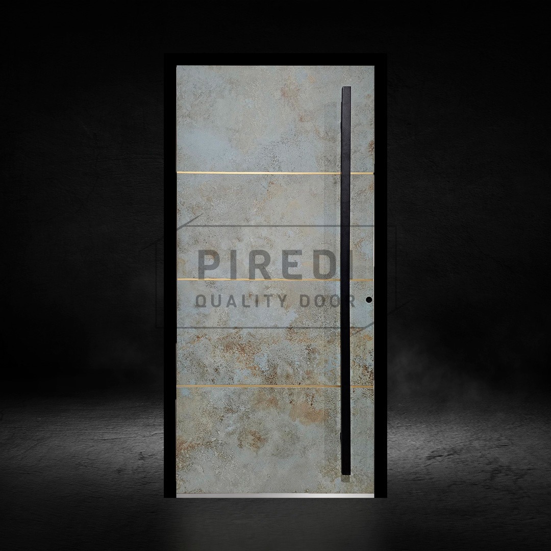 Nowoczesne drzwi zewnętrzne z matowym, szarym wykończeniem, czarną ramą i pionowym uchwytem. Widoczne złote akcenty. Minimalistyczny design.