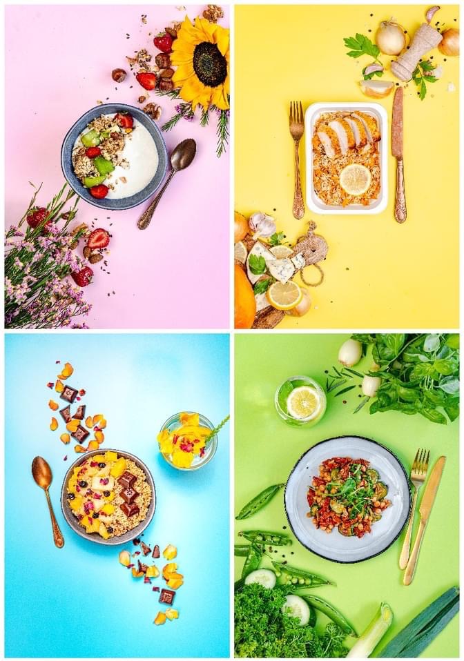 Kompozycja czterech kadrów z jedzeniem na kolorowych tłach: owsianka z owocami, kurczak z ryżem, sałatka i napój. Użyto kwiatów i ziół jako dekoracji.