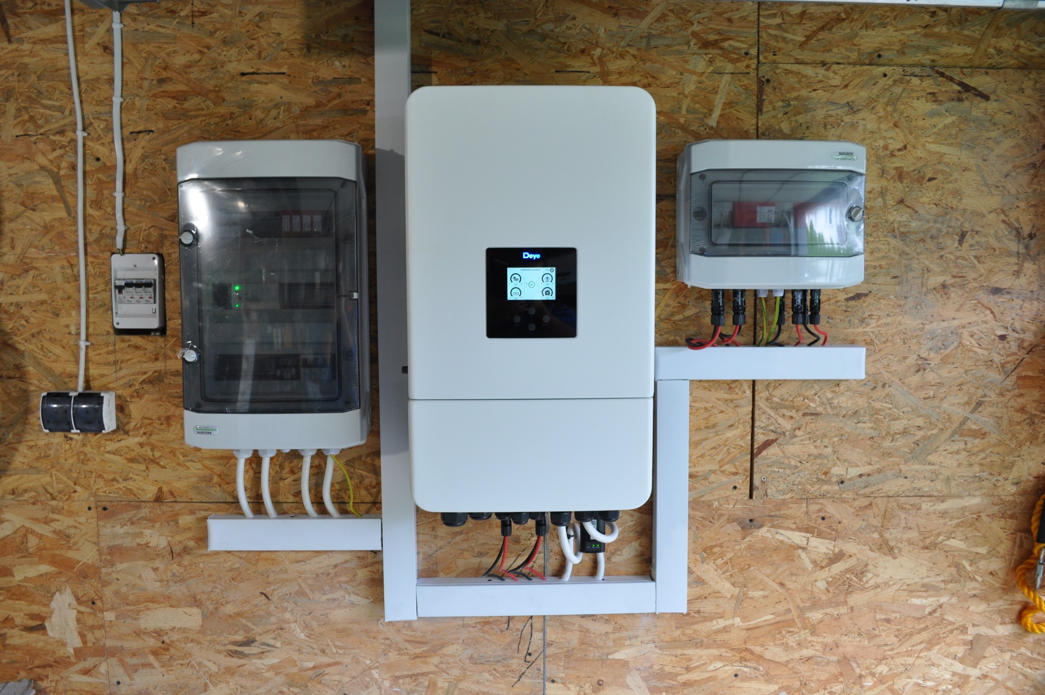 Falownik niskonapięciowy Deye SUN 8 kW z systemem pracy wyspowej