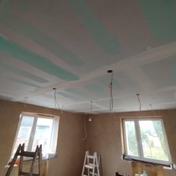 SUFIT PODWIESZANY PROSTY 