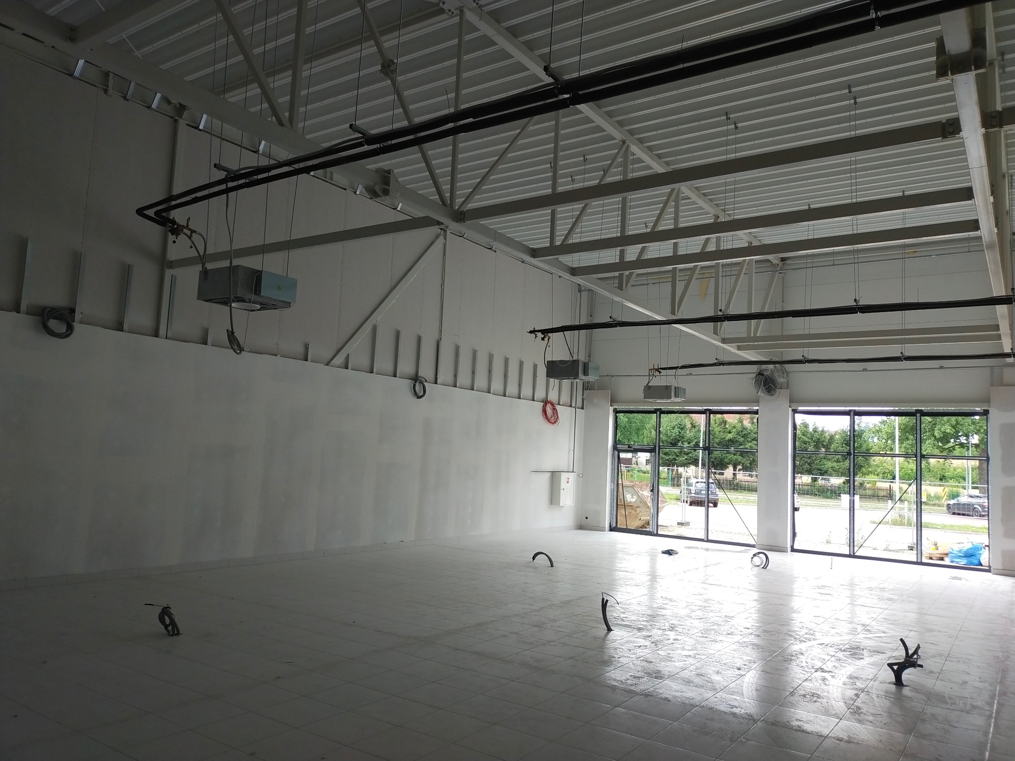 Realizacja Rossmann Sobótka instalacja klimakonwektorów