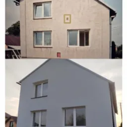 Dom przed i po renowacji elewacji: od kremowej, zniszczonej powierzchni do gładkiej, szarej fasady z nowymi oknami. Widoczna zmiana kolorystyki i poprawa estetyki budynku.