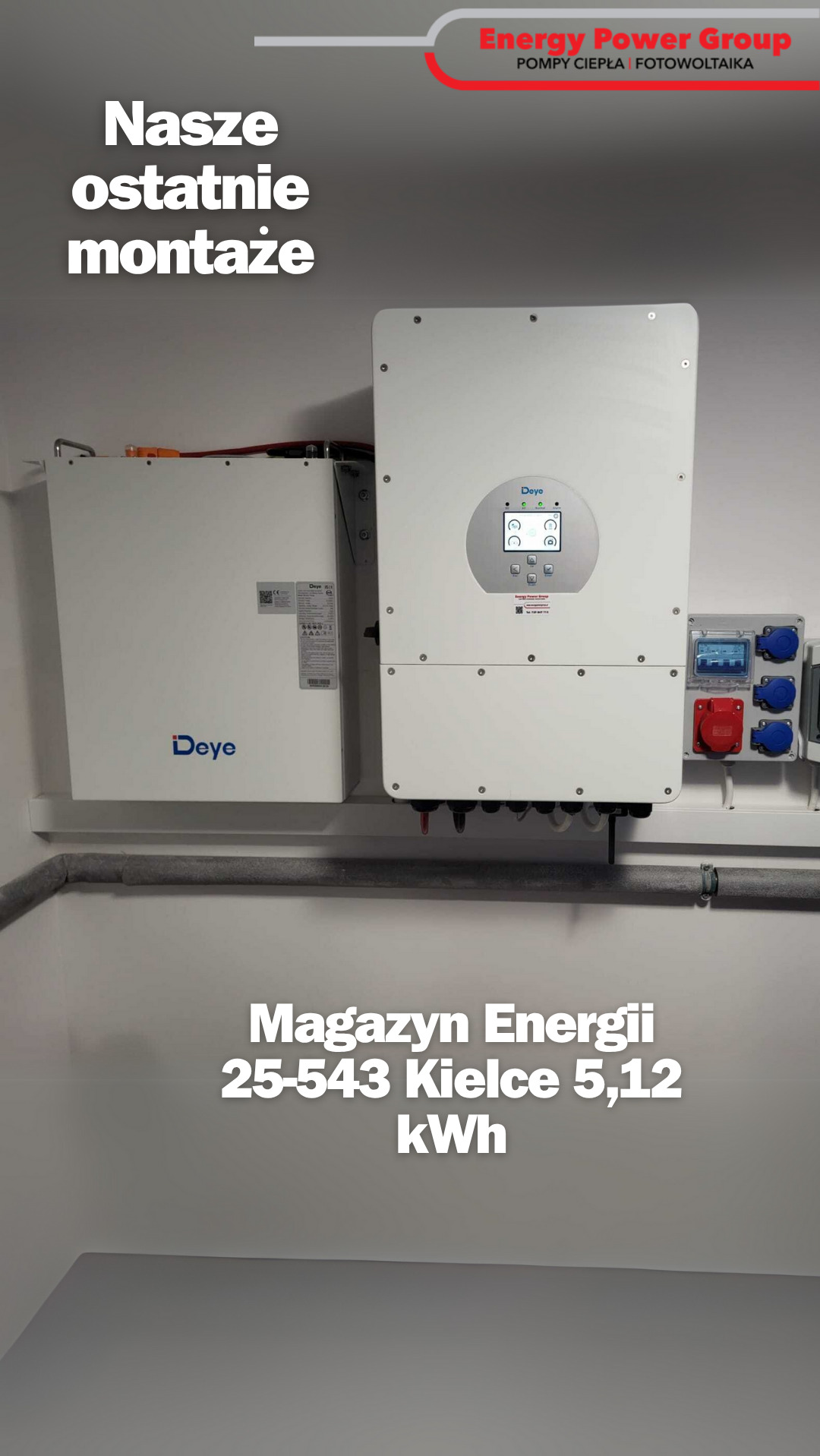 Biały magazyn energii Deye i falownik, zamontowane na ścianie. Widoczne gniazda elektryczne i rury. Prezentacja instalacji fotowoltaicznej Energy Power Group.