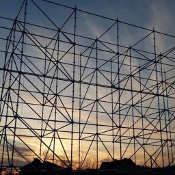 Solidna konstrukcja pod reklamę wielkoformatową wykonana przez DELTA - Nasze konstrukcje stalowe to trwałe, stabilne i odporne na warunki atmosferyczne rozwiązania do ekspozycji reklam przy drogach krajowych.

Źródło: www.delta-bud.eu