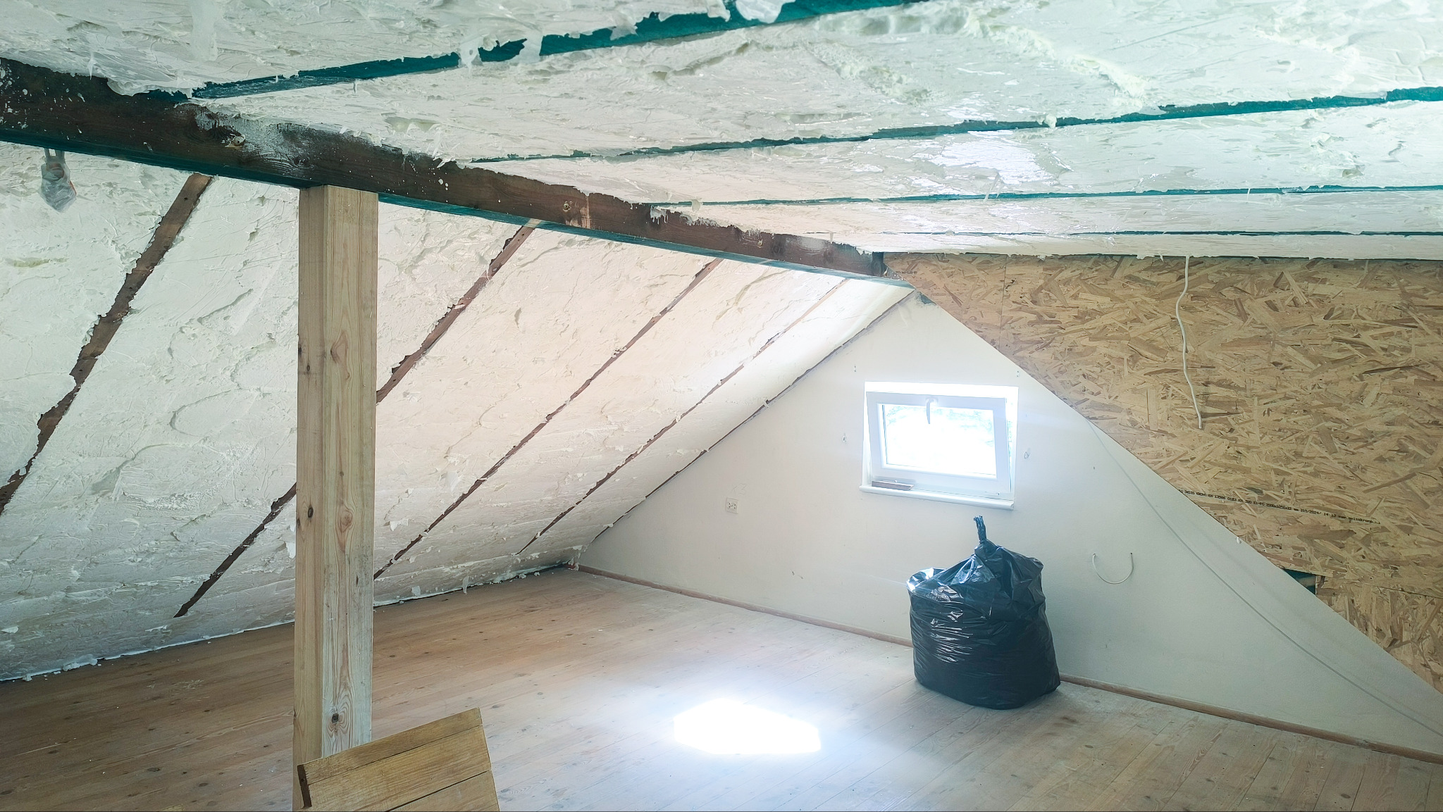 Ocieplenie pianą PUR otwartokomórkową z wygaszaniem - SmartPur