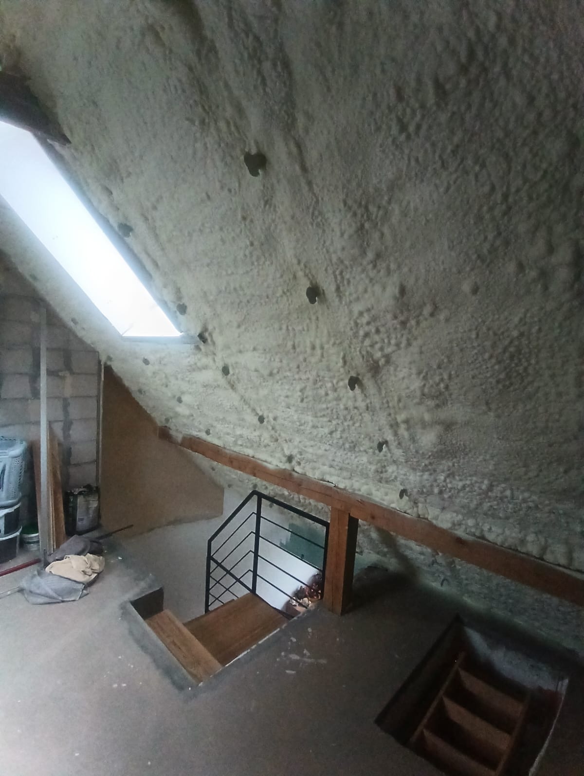 Izolacja natryskowa pianą PUR Bojano dom w szeregu. Smartpur.