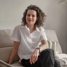 Moje podejście wyróżnia dbałość o każdy etap projektu, precyzyjne planowanie i indywidualne podejście do klienta. Pomagam stworzyć przestrzeń, która łączy funkcjonalność z estetyką i odpowiada Twoim potrzebom. 

Zapraszam do współpracy! - Dominika L.