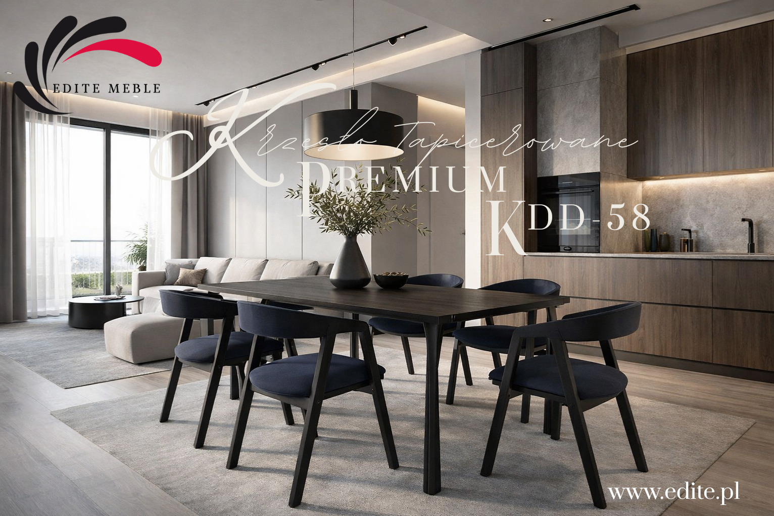 Granatowe krzesła tapicerowane KDD-58 z drewnianą konstrukcją, ustawione wokół ciemnego stołu w nowoczesnej jadalni z aneksem kuchennym i sofą w tle.