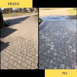 KAMTUR Kamil Turoń - Efekt mycia kostki brukowej: porównanie stanu przed i po czyszczeniu. Po lewej kostka zabrudzona, po prawej czysta, szara kostka brukowa. Widok z góry.