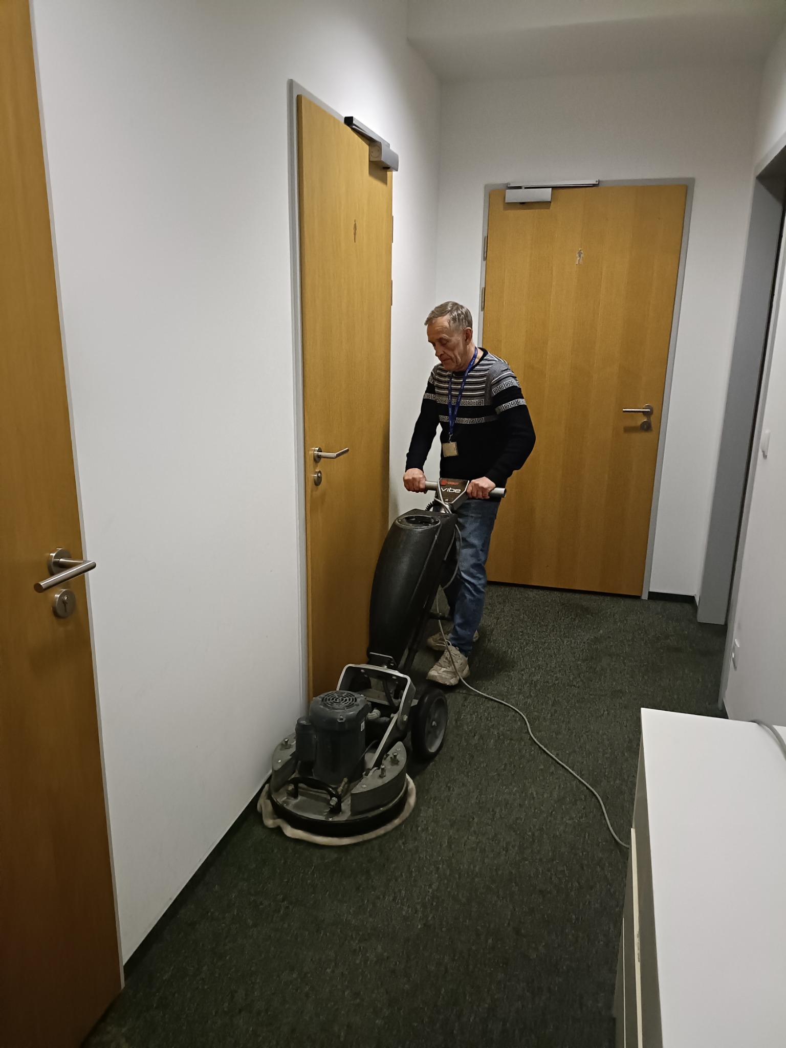 Pranie pomieszczeń biurowych