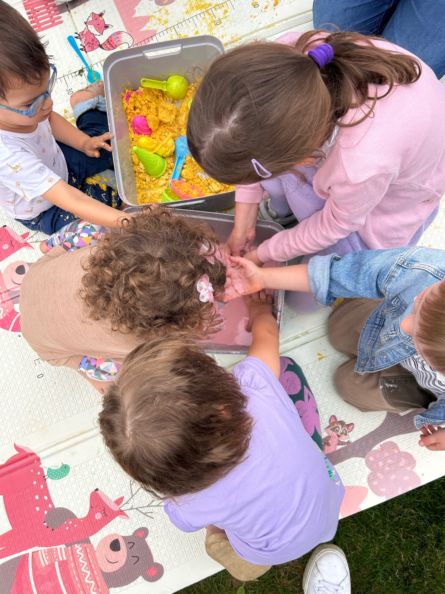 ciecz nienewtonowska i waniliowy, bezpieczny piasek kinetyczny