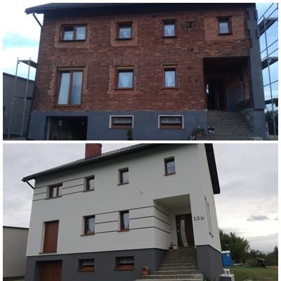 Dom przed i po renowacji elewacji: od surowej cegły do jasnej, ocieplonej fasady z szarym cokołem. Widoczne rusztowania i detale wykończeniowe, takie jak numer domu.