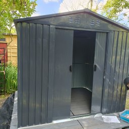 metalowa wiata na narzędzia