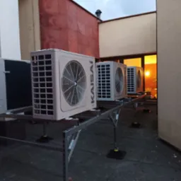 Kaskada 6 powietrznych pomp ciepła o sumarycznej mocy 96 kW