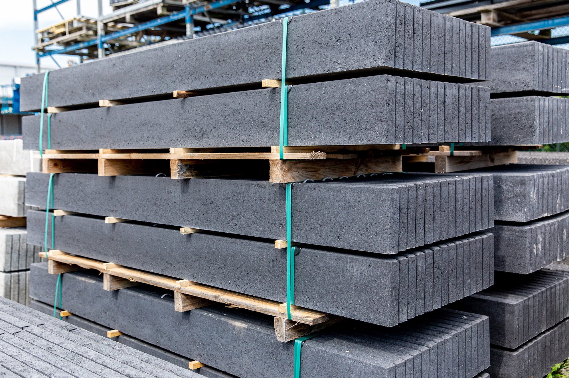 Podmurówka betonowa grafit magazyn