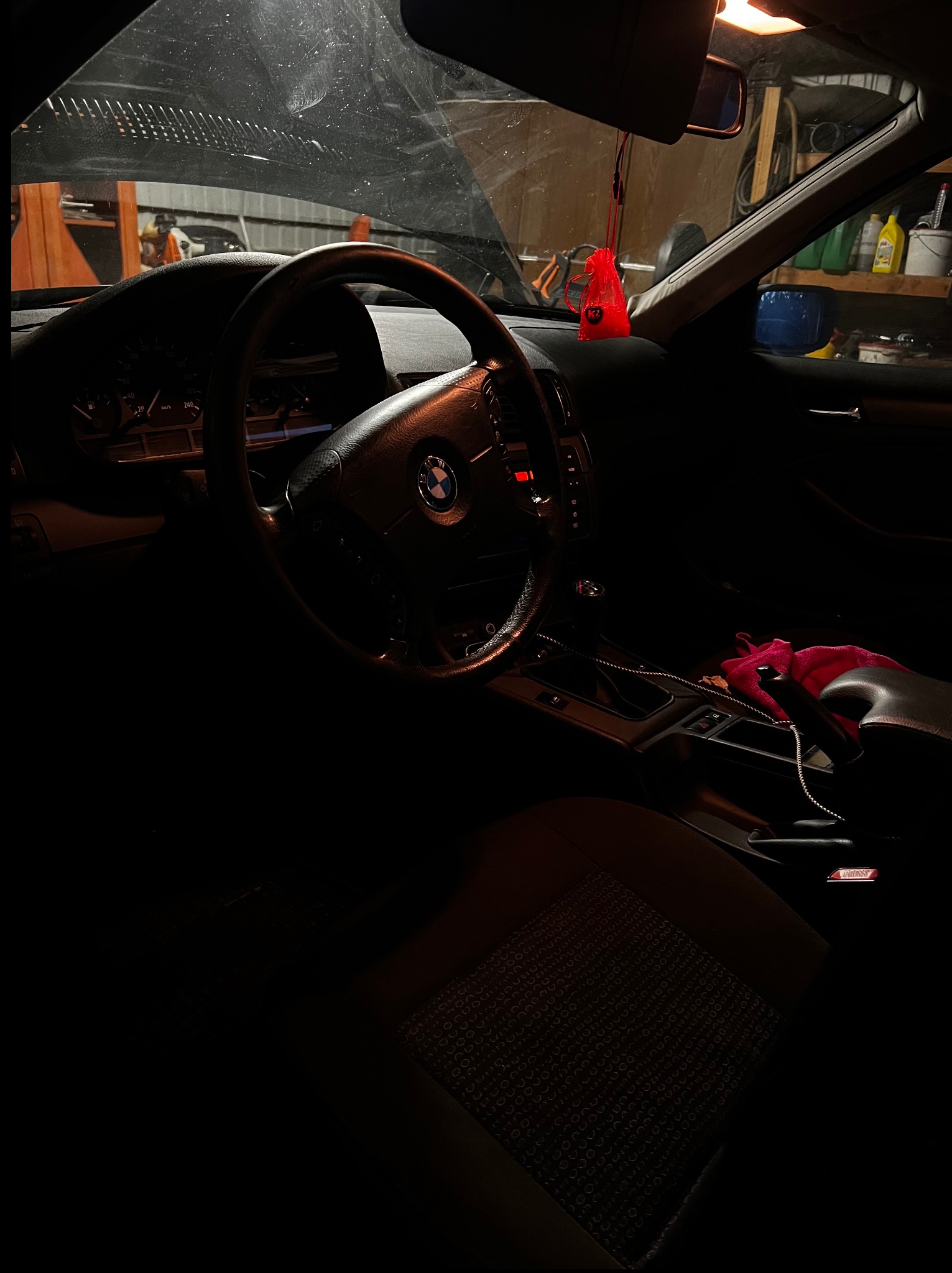 Kompleksowe czyszczenie środka auda