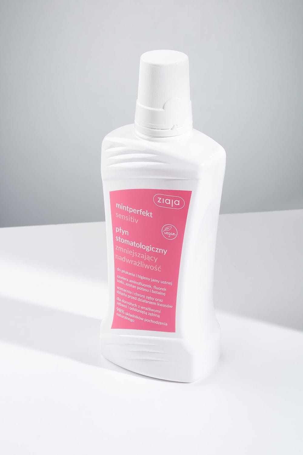 Białe na białym - zdjęcia kosmetyków