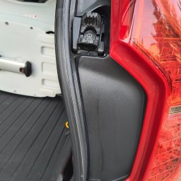 Lampa tylna po myciu.