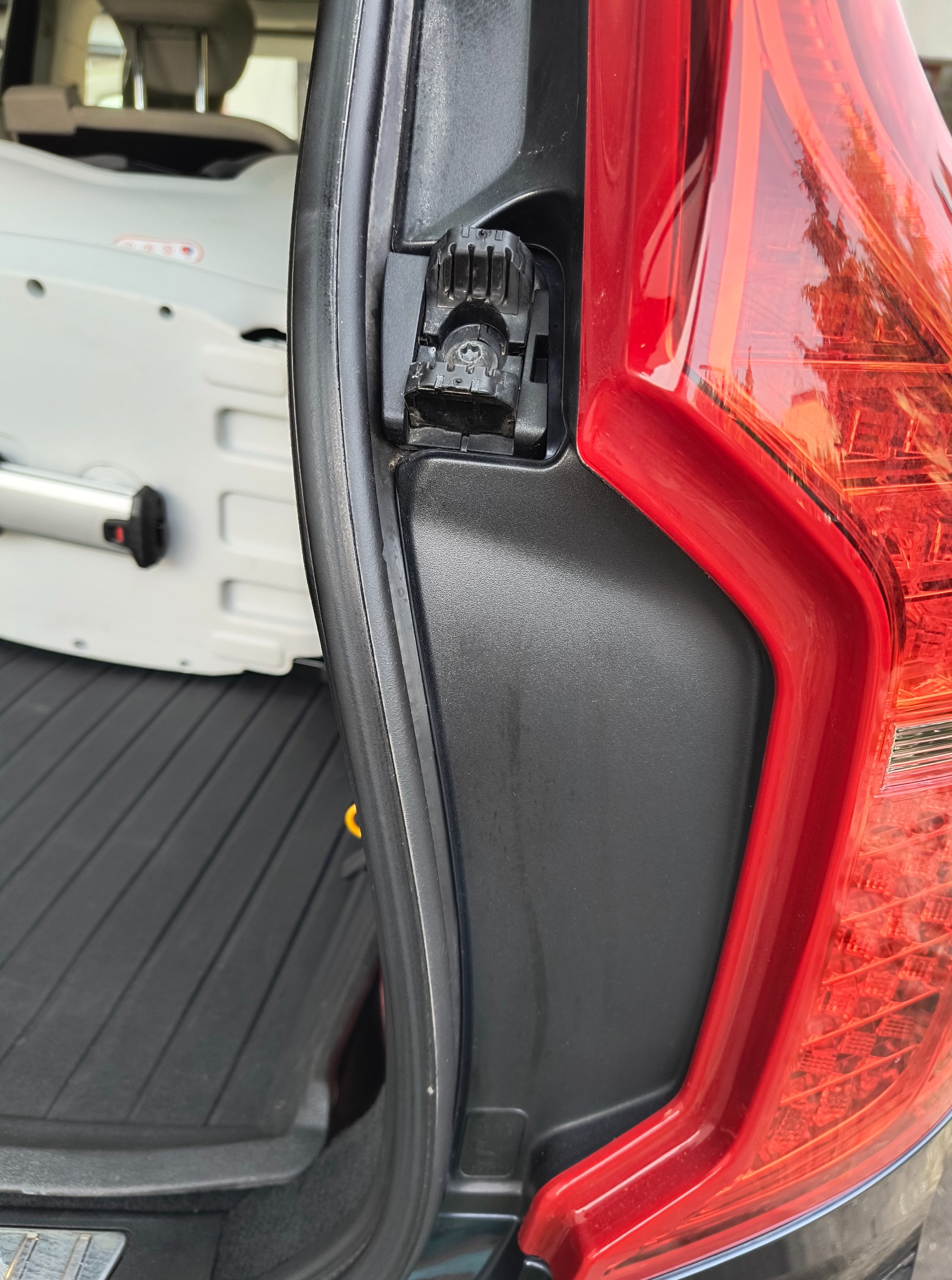 Lampa tylna po myciu.