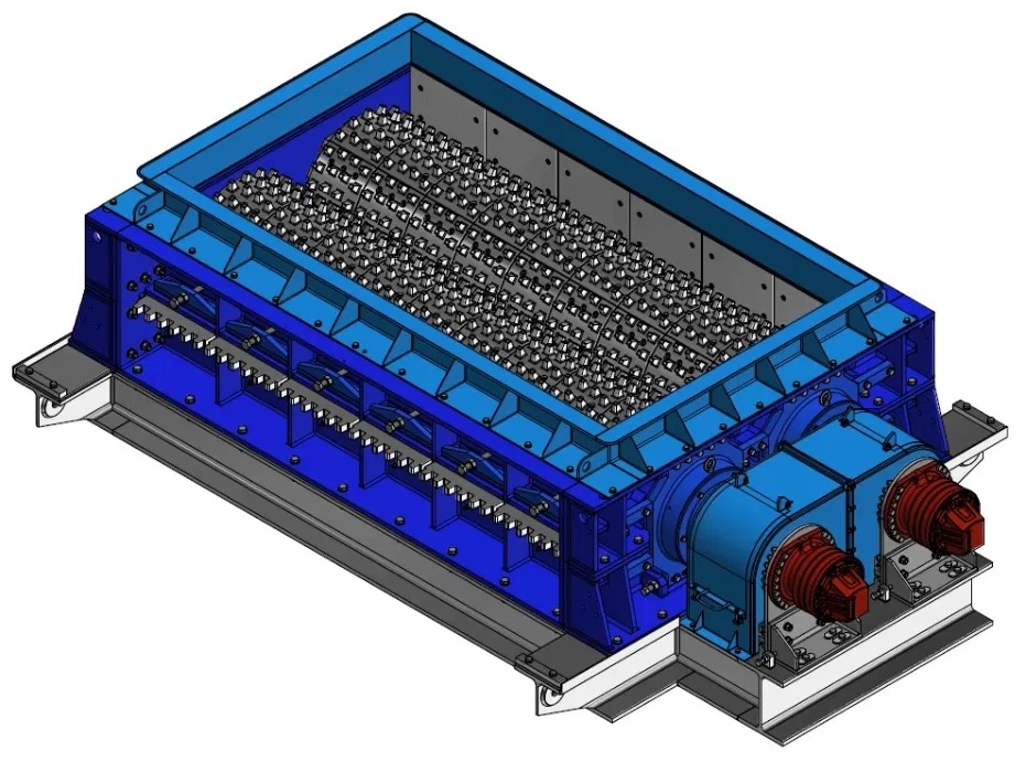 Projekt 3D przesiewacza wibracyjnego z niebieską ramą i czerwonymi silnikami, widok z góry pod kątem, na szarej podstawie. Precyzyjna inżynieria.