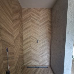 FLOOR 4 U Iwona Złotkowska-Kalata - Panele LVT w pomieszczeniach mokrych