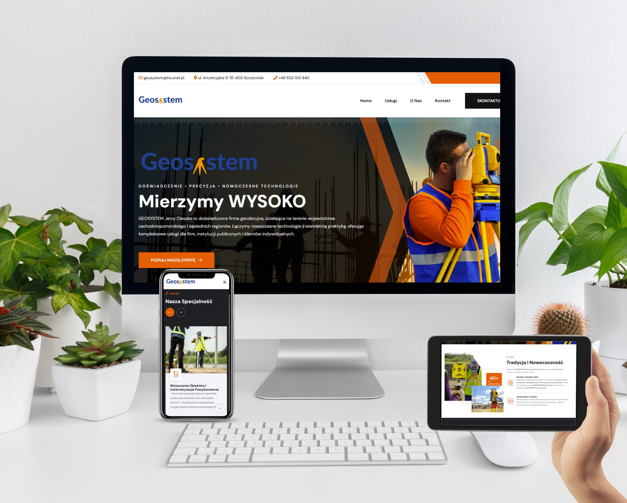 Responsywna strona internetowa firmy geodezyjnej Geosystem na monitorze, tablecie i smartfonie. Nowoczesny design, czytelna nawigacja, zdjęcia z pomiarów geodezyjnych.