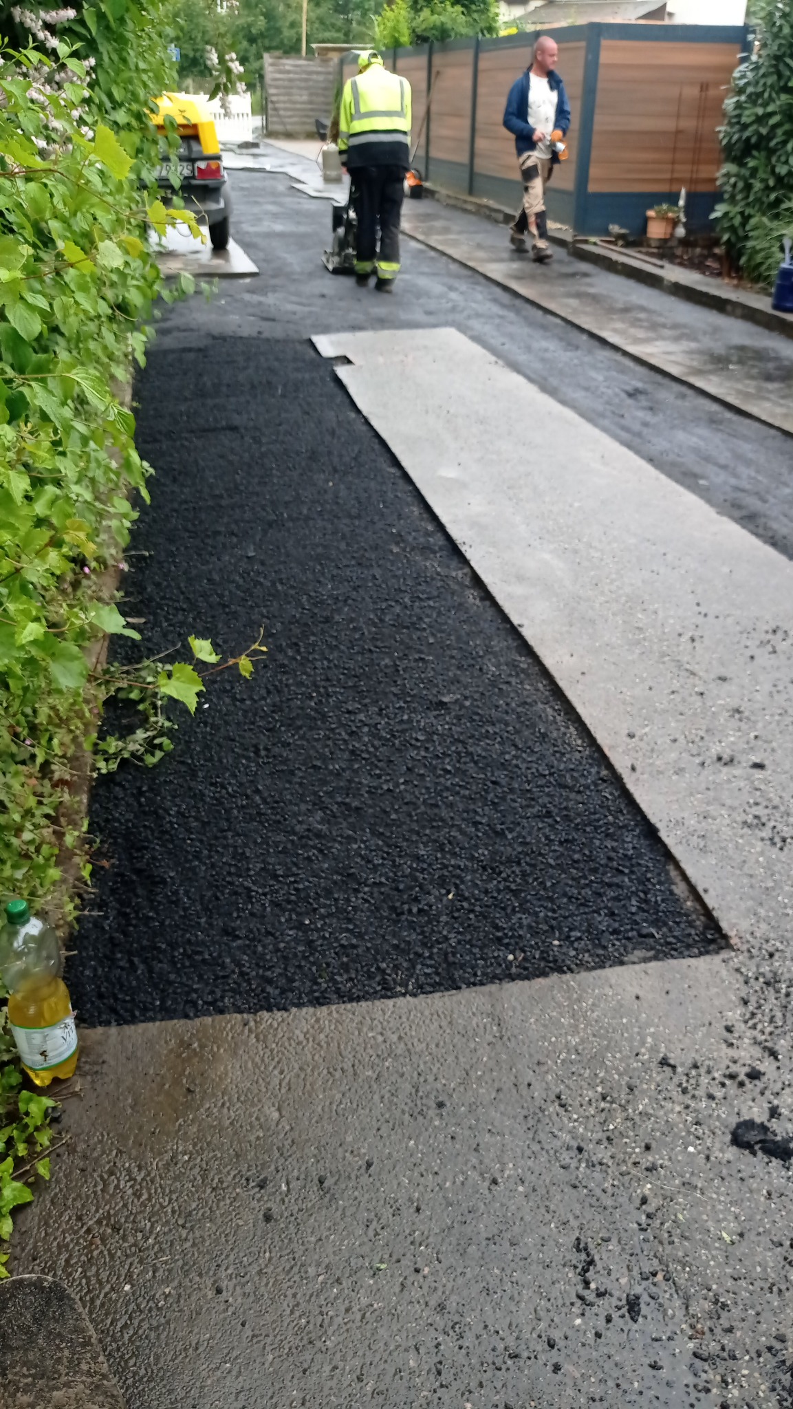 Wbudowywanie asfaltu remonty dróg