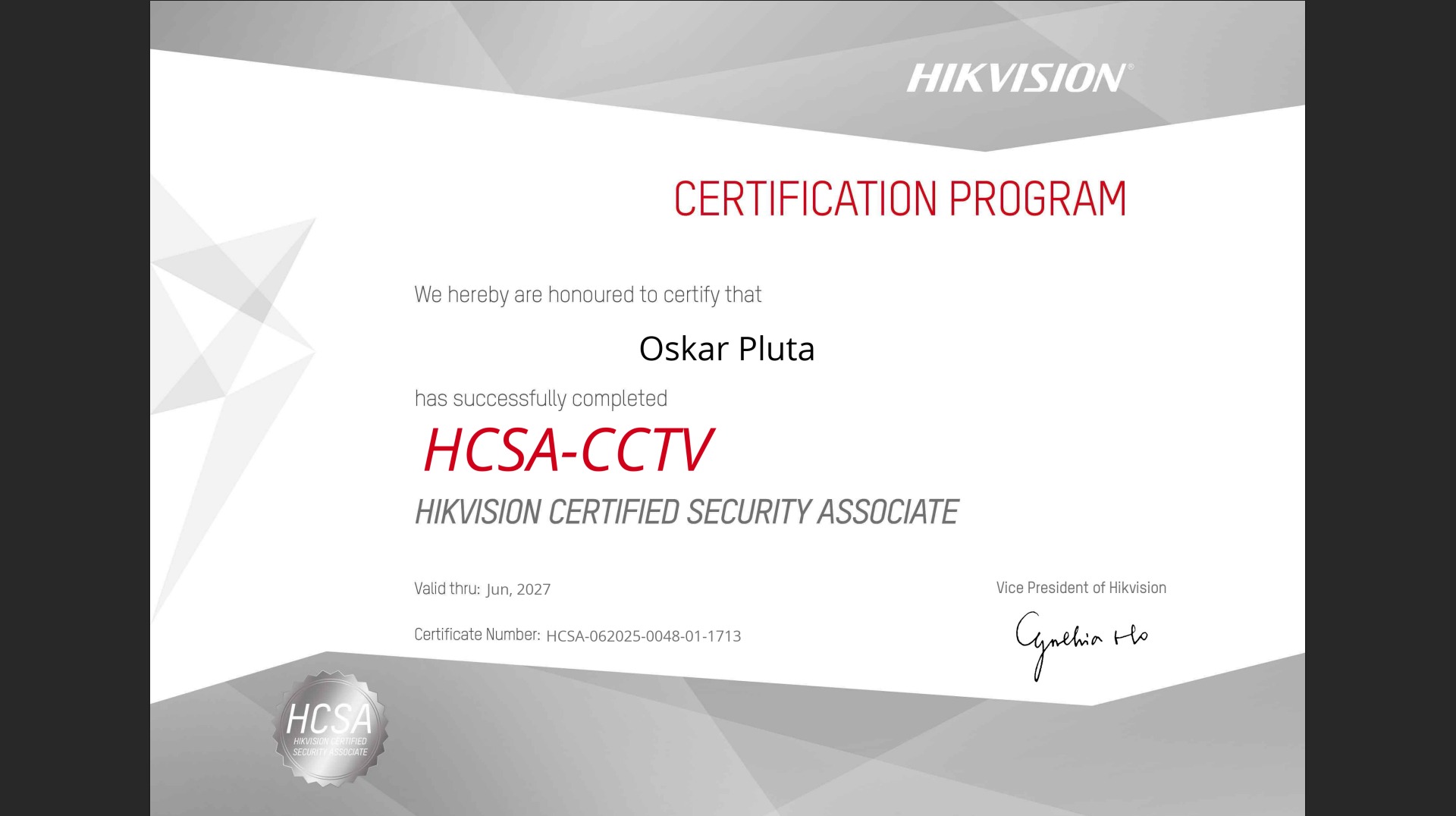 Certyfikat potwierdzający wiedzę na temat urządzeń marki Hikvision