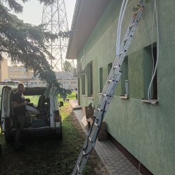 Miejski Zakład Gospodarki Komunalnej w  Dęblinie - montaż 17 klimatyzatorów w budynku biurowym