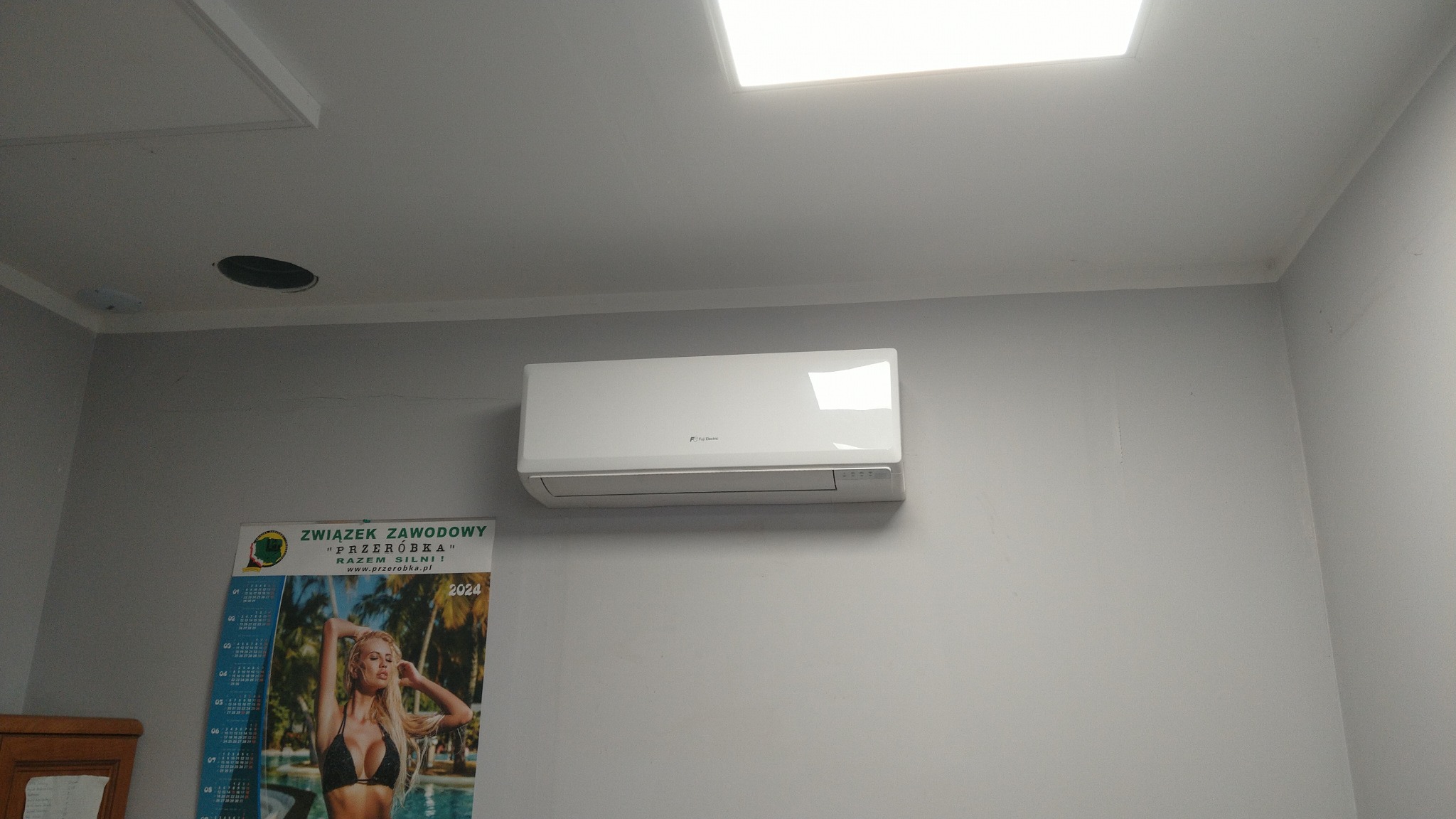 Uruchomienie japończyka w pomieszczeniu socjalnym na Bogdance.